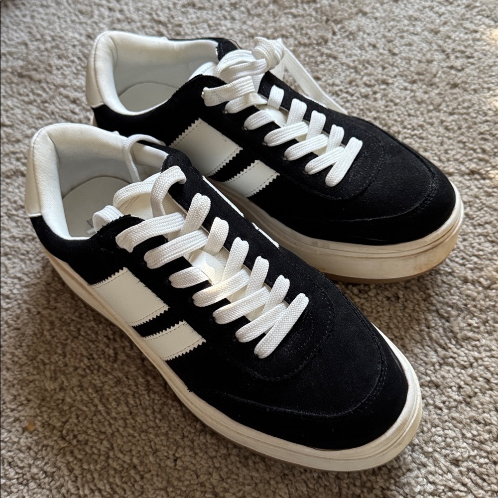 Steve Madden Black and White Sneakers - Picture 2 of 7